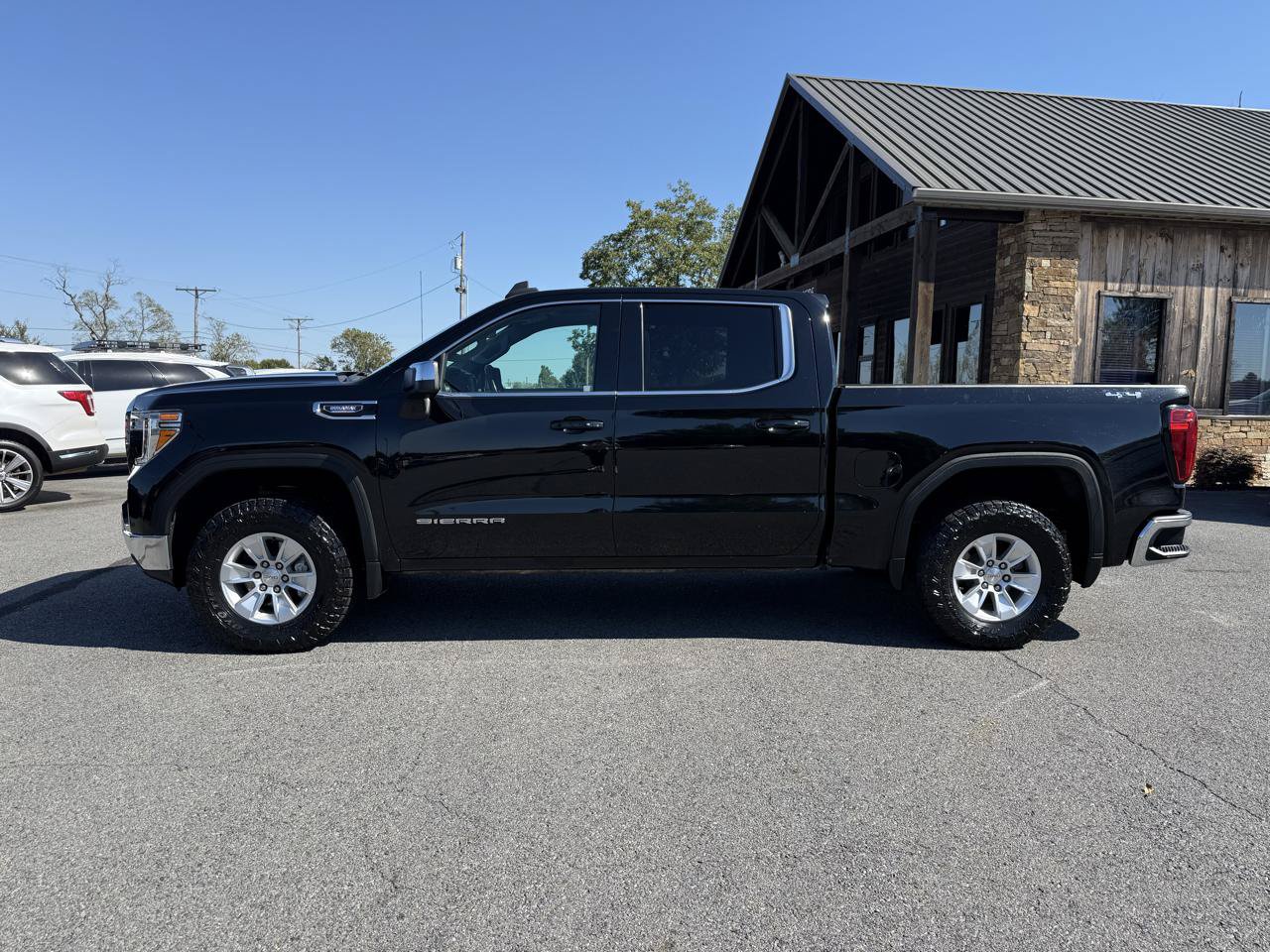 Used 2021 GMC Sierra 1500 SLE AWD/4WD image 3