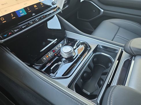 New 2026 Jeep Grand Wagoneer L Limited AWD/4WD image 21