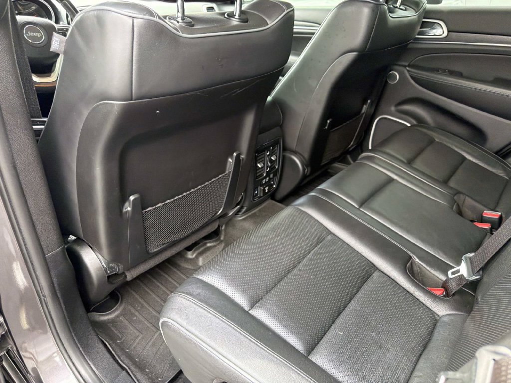 Used 2020 Jeep Grand Cherokee Summit AWD/4WD image 16