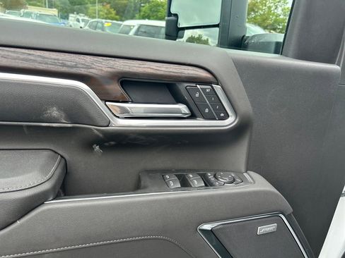 New 2026 GMC Sierra 2500 SLT w/ SLT Premium Package image 12