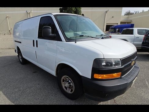 Used 2021 Chevrolet Express 2500 w/ Driver Convenience Package RWD image 2