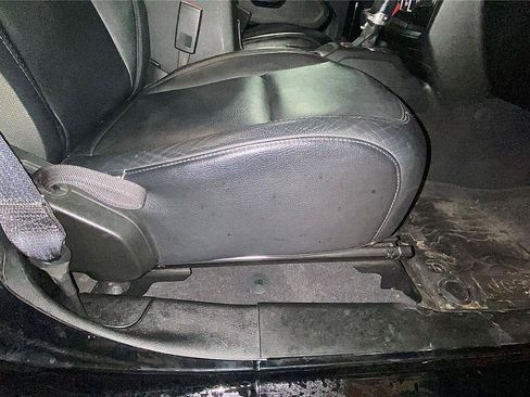 Used 2022 Jeep Wrangler Unlimited Sport image 17