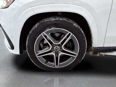 Used 2024 Mercedes-Benz GLS 450 4MATIC image 10