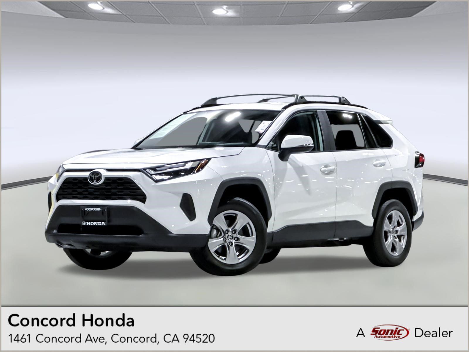 Used 2025 Toyota RAV4 XLE FWD image 1