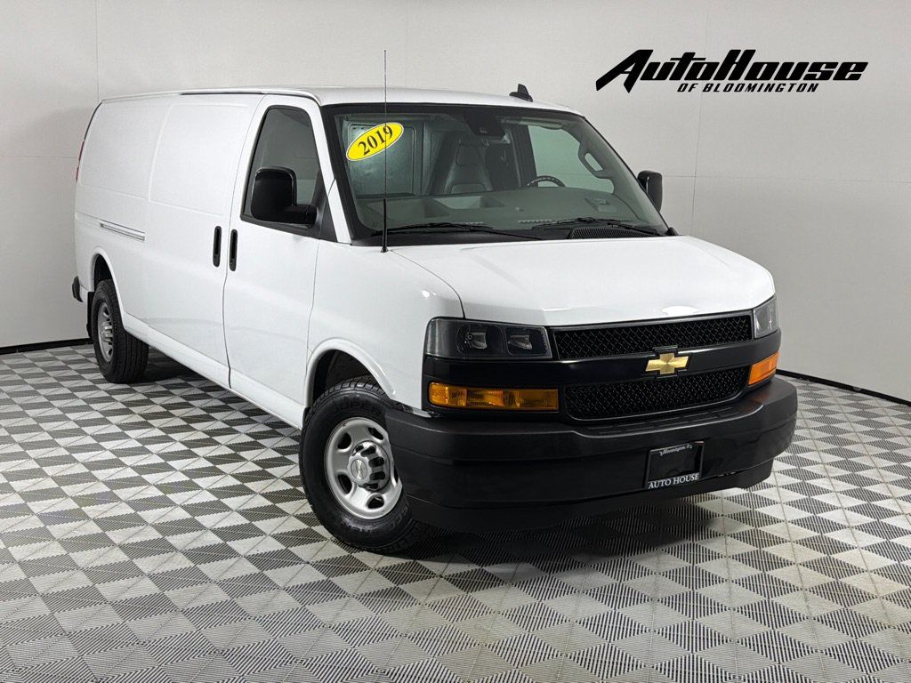 Used 2019 Chevrolet Express 3500 Extended w/ Driver Convenience Package RWD image 1