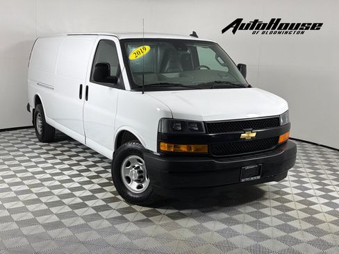 Used 2019 Chevrolet Express 3500 Extended w/ Driver Convenience Package RWD image 1