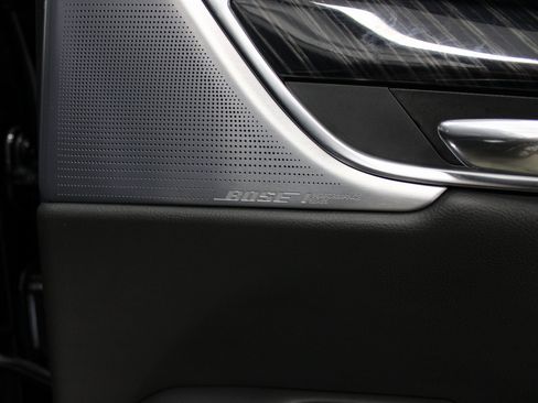 Used 2023 Cadillac XT6 Premium Luxury image 27