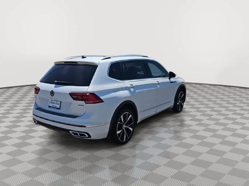 Used 2022 Volkswagen Tiguan SEL R-Line image 8