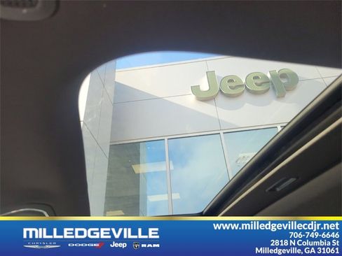 New 2024 Jeep Grand Cherokee L Altitude image 20