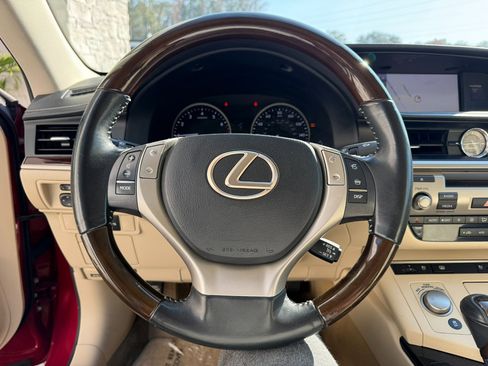 Used 2014 Lexus ES 350 4dr Sdn image 31