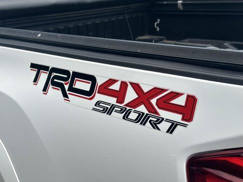 Used 2019 Toyota Tacoma TRD Sport AWD/4WD image 10