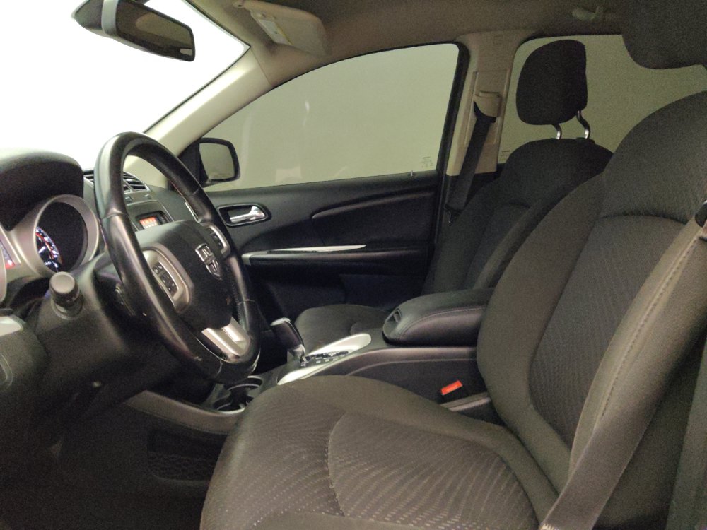 Used 2019 Dodge Journey SE w/ Connectivity Group FWD image 17