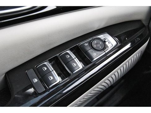 Certified 2024 Kia Carnival EX FWD image 22
