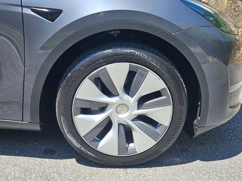 Used 2023 Tesla Model Y Long Range AWD/4WD image 17