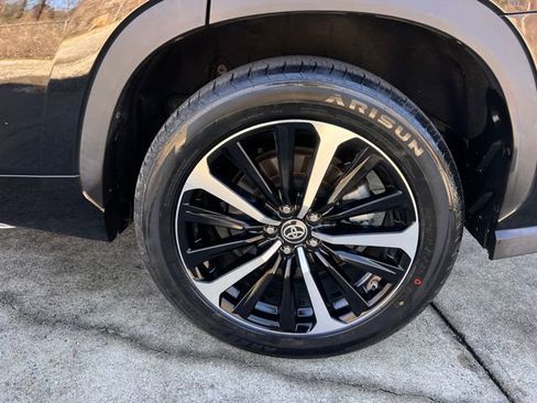 Used 2022 Toyota Highlander XSE image 39