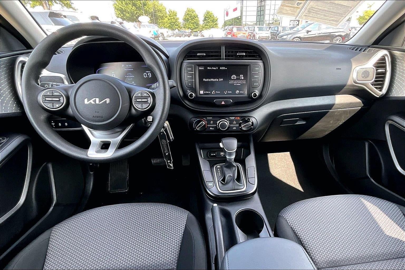 Used 2025 Kia Soul LX w/ LX Technology Package FWD image 7