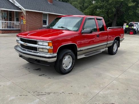 Used 1998 Chevrolet Silverado 1500 4x4 Extended Cab w/ Preferred Equipment Group 3 image 1