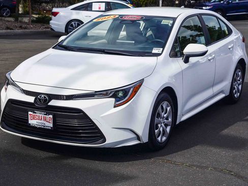 Certified 2023 Toyota Corolla LE image 3