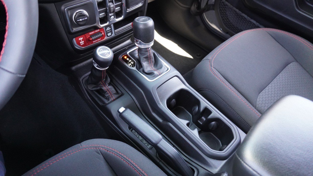 Used 2023 Jeep Gladiator Rubicon w/ Cold Weather Group AWD/4WD image 22