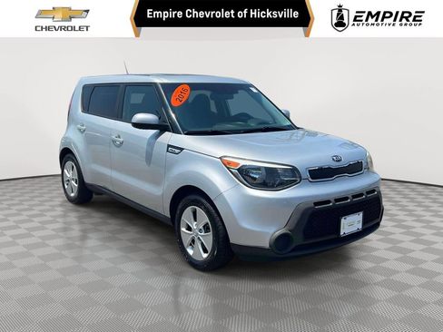 Used 2016 Kia Soul FWD image 1