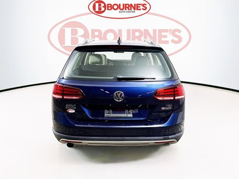 Used 2018 Volkswagen Golf Alltrack SE image 9