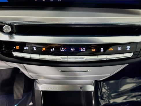 Used 2024 Cadillac Lyriq Luxury RWD image 16