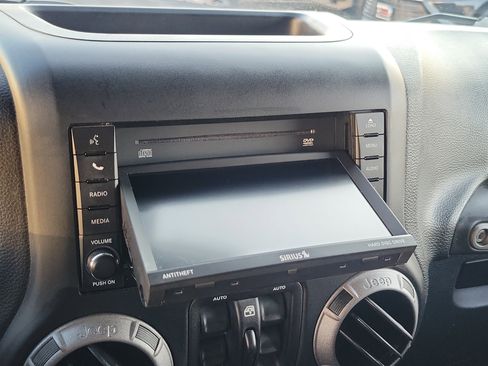 Used 2017 Jeep Wrangler Unlimited Sport w/ Quick Order Package 24S image 27