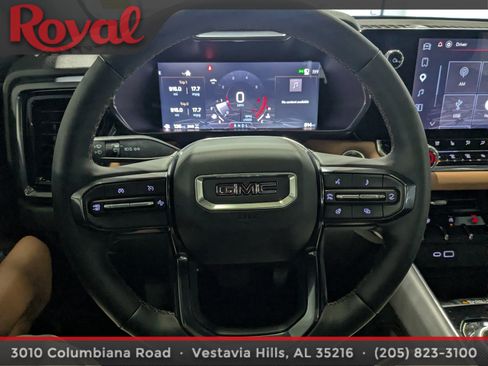 Used 2026 GMC Canyon AT4 w/ Technology Plus Package AWD/4WD image 17