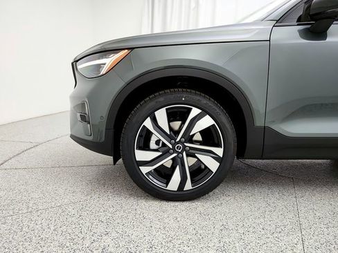 New 2026 Volvo XC40 B5 Plus w/ Climate Package AWD/4WD image 29