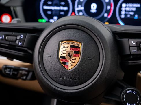 New 2026 Porsche Cayenne image 33