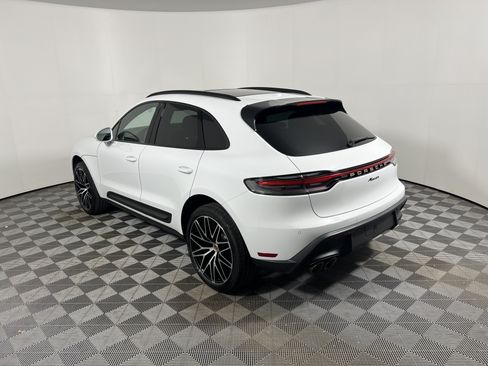 Certified 2026 Porsche Macan AWD/4WD image 3