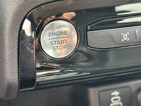 Used 2025 Ford Escape Platinum AWD/4WD image 32