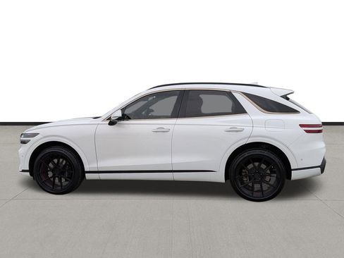 Used 2022 Genesis GV70 3.5T Sport w/ Sport Prestige Package AWD/4WD image 7
