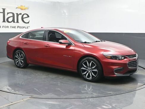 Used 2018 Chevrolet Malibu LT w/ Leather Package FWD image 6