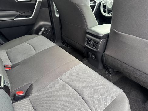 Used 2025 Toyota RAV4 XLE image 30