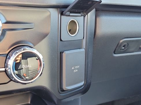 New 2026 Ford F250 Platinum image 25