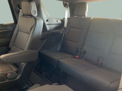 Used 2024 GMC Yukon Denali w/ Advanced Technology Package AWD/4WD image 37