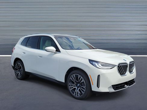 New 2026 BMW X3 xDrive30i w/ Premium Package AWD/4WD image 2