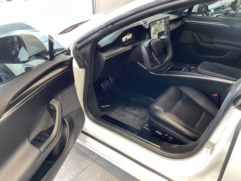 Used 2022 Tesla Model S Plaid image 9