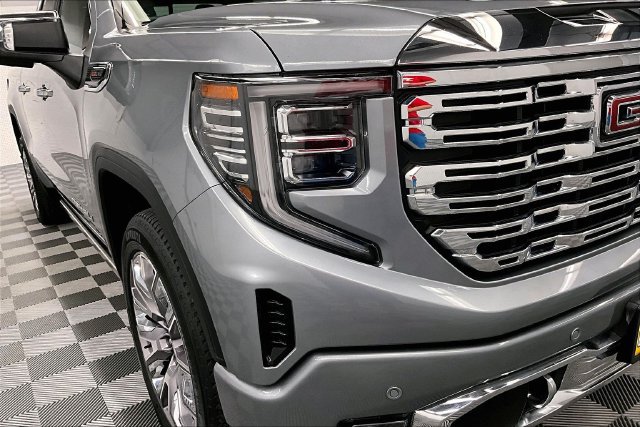 Used 2023 GMC Sierra 1500 Denali w/ Denali Reserve Package AWD/4WD image 37