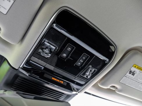 New 2026 Land Rover Range Rover SE AWD/4WD image 33