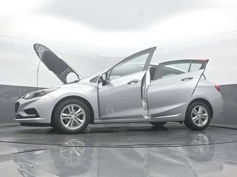 Used 2018 Chevrolet Cruze LT w/ Convenience Package FWD image 61