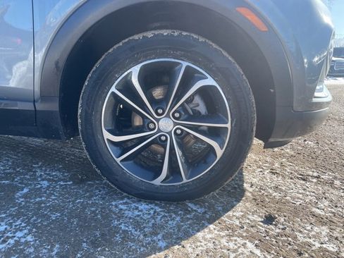 Used 2020 Buick Encore GX Essence image 9