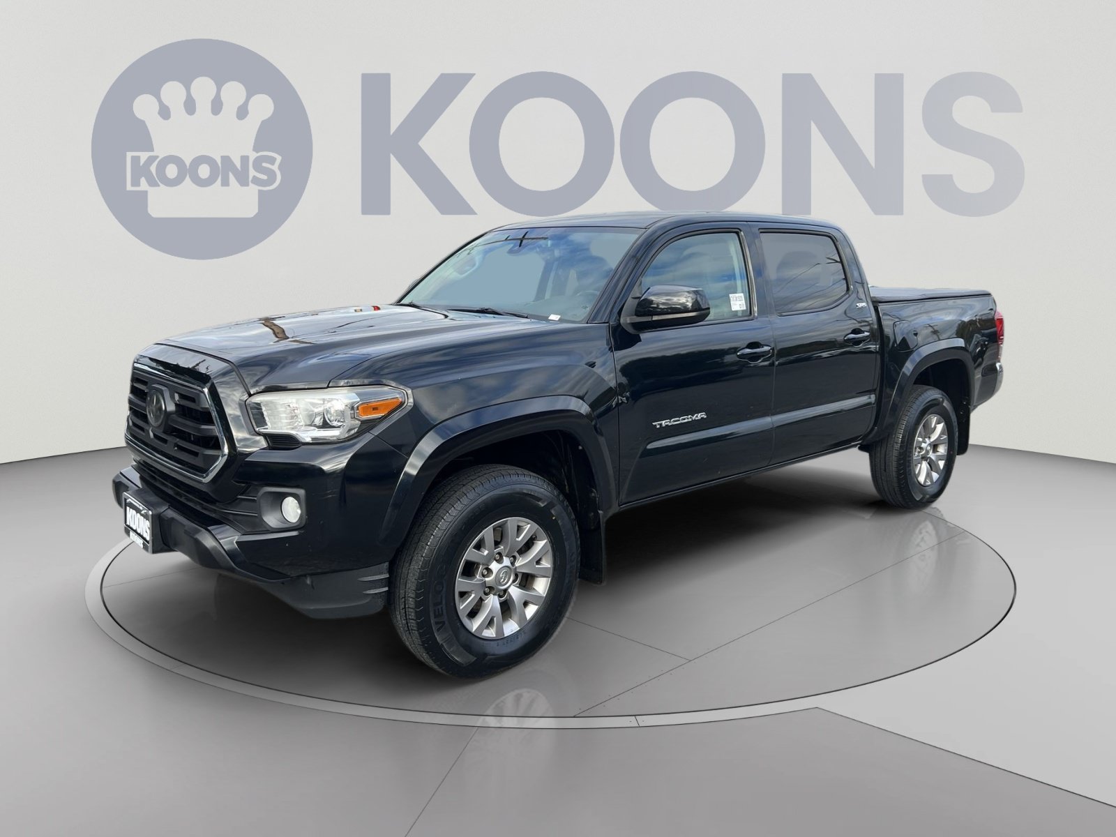 Used 2018 Toyota Tacoma SR5 AWD/4WD image 1