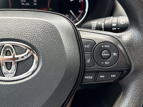 Used 2024 Toyota RAV4 XLE FWD image 21