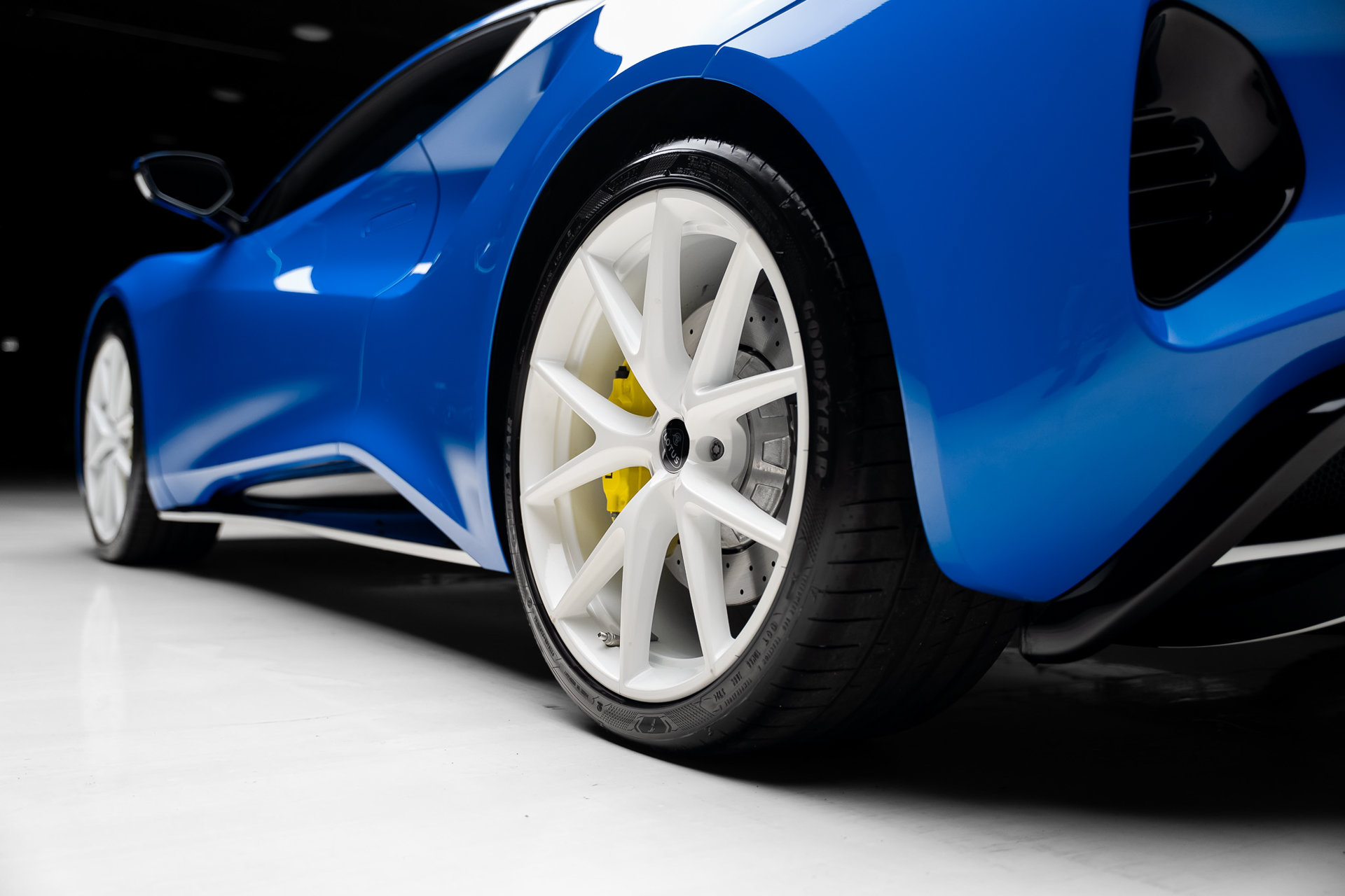 Used 2025 Lotus Emira RWD image 68