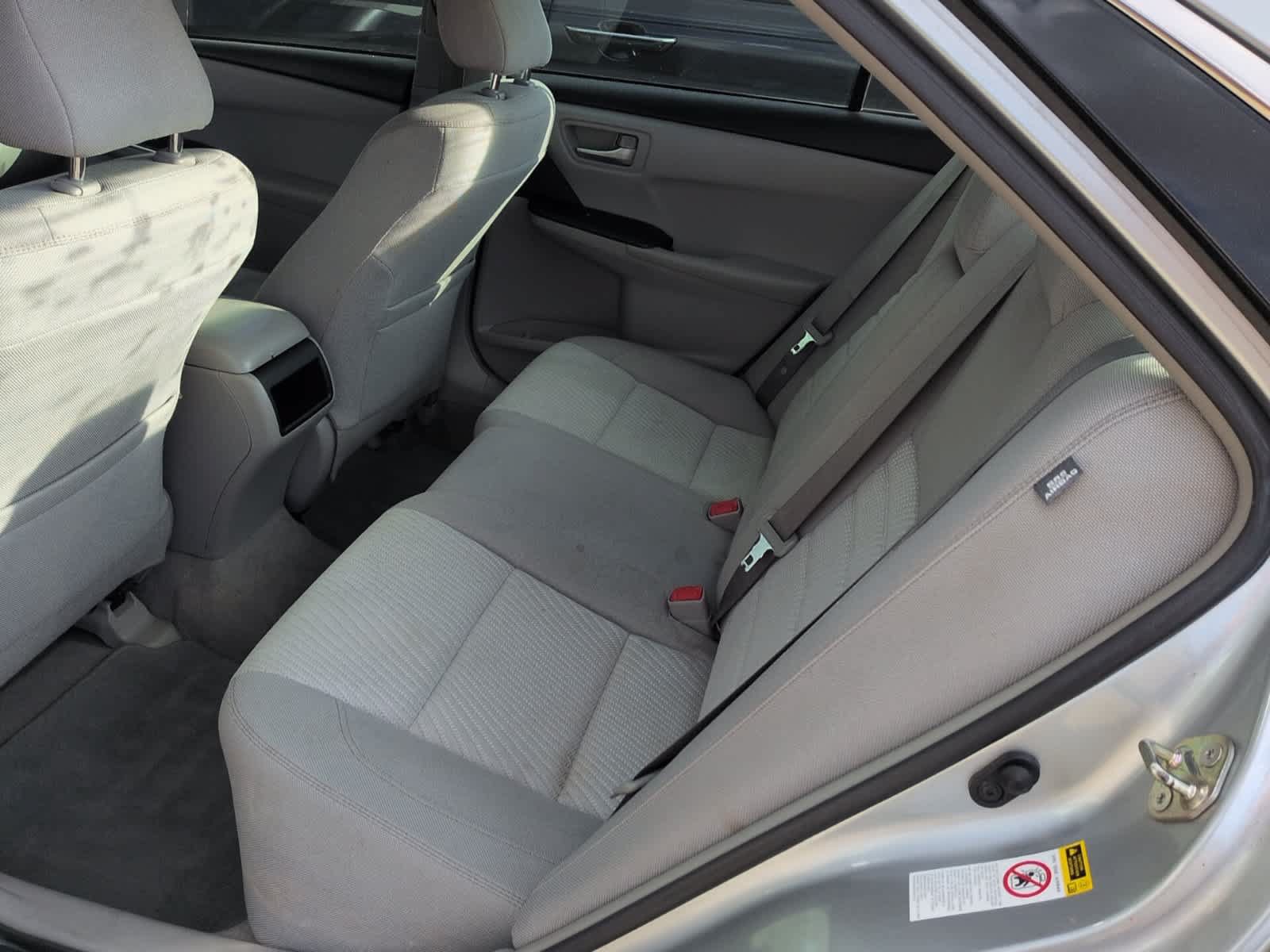 Used 2016 Toyota Camry LE FWD image 11