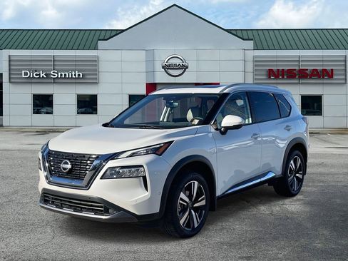 Used 2023 Nissan Rogue SL w/ SL Premium Package image 4