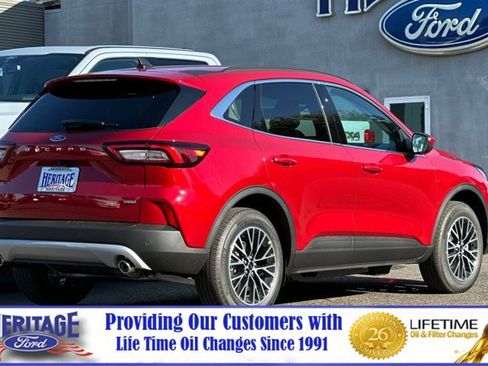 New 2025 Ford Escape SE image 4