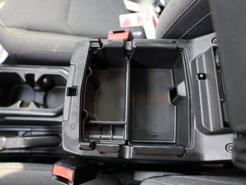 Used 2024 Jeep Wrangler Sahara image 33